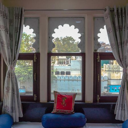 Hide-In Udaipur - A Lake View Boutique Hotel Exterior photo