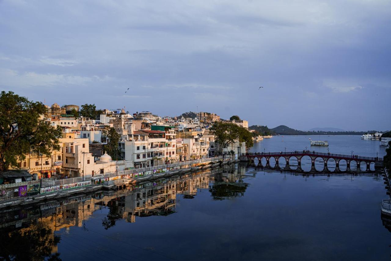 Hide-In Udaipur - A Lake View Boutique Hotel Exterior photo